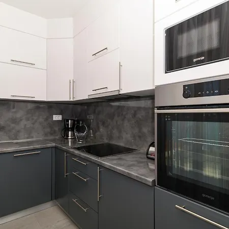 Beautiful In Seget Donji With Kitchen