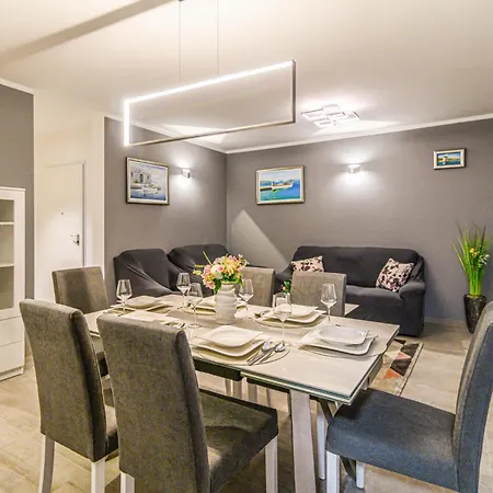 Beautiful In Seget Donji With Kitchen Trogir